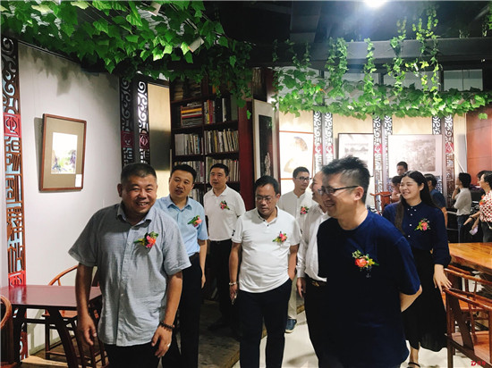 看展｜为年轻画家搭台！2019“双城记”展览巡展至子非鱼艺术馆